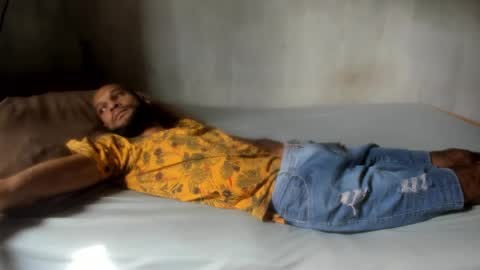 MAX online show from 1, 2, 2025