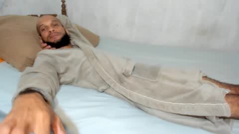 MAX online show from 4, 2, 2025