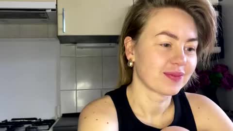 Snapshot of martaluna_ chatting on 6, 3, 2026 Marta online show from 6, 3, 2026