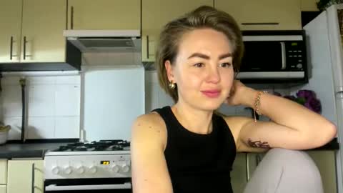 Snapshot of martaluna_ chatting on 6, 3, 2026 Marta online show from 6, 3, 2026