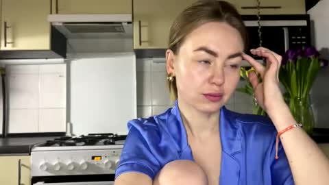 Snapshot of martaluna_ chatting on 8, 3, 2026 Marta online show from 8, 3, 2026