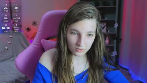 Snapshot of marthalune chatting on 28, 10, 2025 Martha online show from 28, 10, 2025