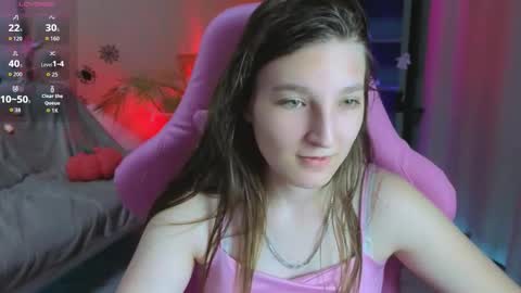 Snapshot of marthalune chatting on 29, 10, 2025 Martha online show from 29, 10, 2025