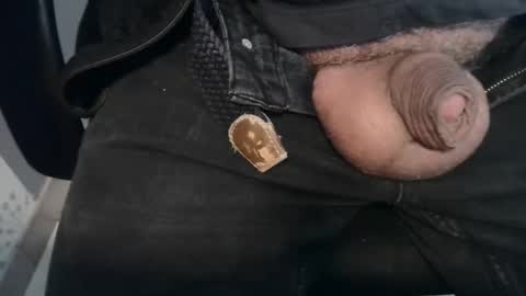 Snapshot of martial04 chatting on 4, 4, 2026 martial04 online show from 4, 4, 2026