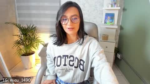 Snapshot of martiiinaa_ chatting on 7, 11, 2025 Martina online show from 7, 11, 2025