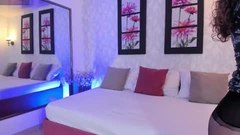 Snapshot of martina_adams chatting on 21, 11, 2025 mari online show from 21, 11, 2025