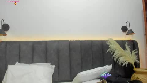 Laura online show from 12, 10, 2025