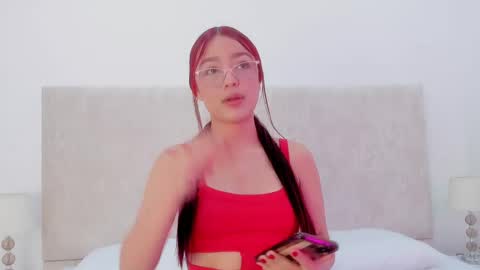 Snapshot of martinaa_garcia chatting on 27, 10, 2025 Martina online show from 27, 10, 2025