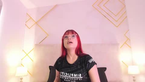 Snapshot of martinaa_garcia chatting on 17, 11, 2025 Martina online show from 17, 11, 2025