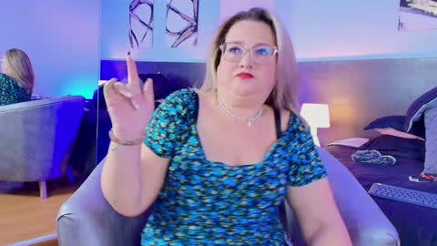Martina Caicedo online show from 17, 1, 2025