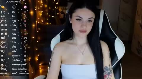 Snapshot of mary___moore chatting on 5, 2, 2025 Maria online show from 5, 2, 2025
