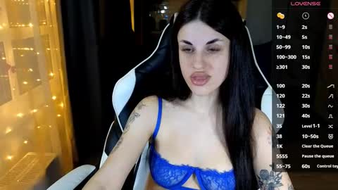 Snapshot of mary___moore chatting on 26, 11, 2025 Maria online show from 26, 11, 2025