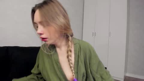 HelIo  Everyone Im MaryWelcome  to my room and  lets have  a good  time  together with me   online show from 1, 12, 2025