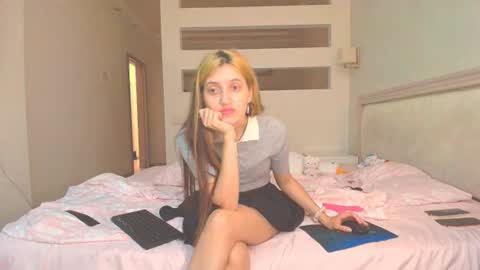 marya442004 online show from 10, 10, 2025