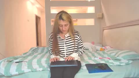 marya442004 online show from 17, 10, 2025