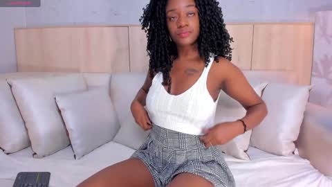Snapshot of maryevans_ chatting on 5, 2, 2025 online show from 5, 2, 2025