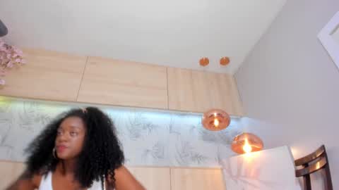 Snapshot of maryevans_ chatting on 23, 9, 2025 online show from 23, 9, 2025