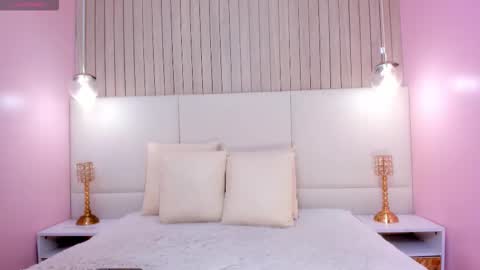 Snapshot of maryevans_ chatting on 9, 10, 2025 online show from 9, 10, 2025