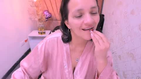 Snapshot of marylinmilf chatting on 10, 10, 2025 Marylin online show from 10, 10, 2025