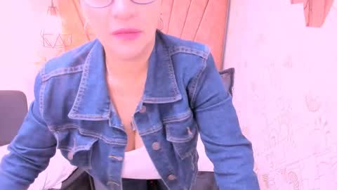 Snapshot of marylinmilf chatting on 27, 10, 2025 Marylin online show from 27, 10, 2025