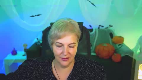 Snapshot of marymogan chatting on 20, 10, 2025 marymogan online show from 20, 10, 2025