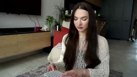 Snapshot of marypsiss chatting on 13, 11, 2025 Marina online show from 13, 11, 2025