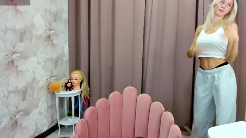 Luucy UTC1 Mon Tue Wed Thu Fri 0500-1130 online show from 16, 10, 2025