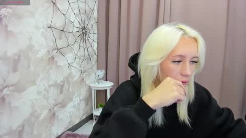 Luucy UTC1 Mon Tue Wed Thu Fri 0500-1130 online show from 3, 11, 2025