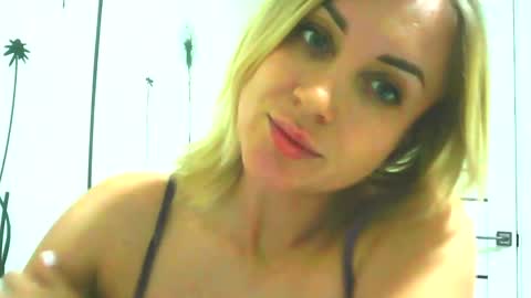 Snapshot of maryyemm chatting on 15, 1, 2025 maryyemm online show from 15, 1, 2025