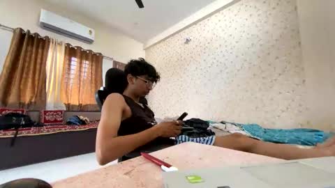 maskboyz2003 online show from 15, 10, 2025