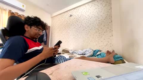 maskboyz2003 online show from 23, 10, 2025