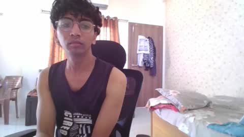 Mask Boy online show from 14, 10, 2025