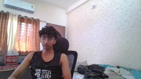 Mask Boy online show from 15, 10, 2025