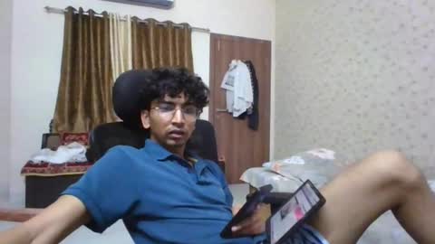 Mask Boy online show from 17, 10, 2025