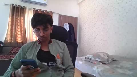 Mask Boy online show from 14, 11, 2025