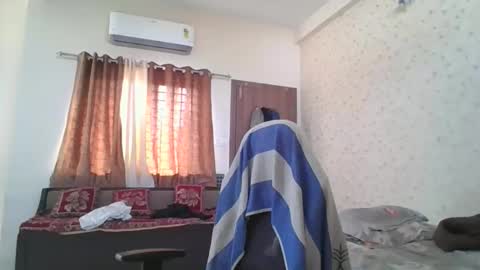 Mask Boy online show from 27, 11, 2025