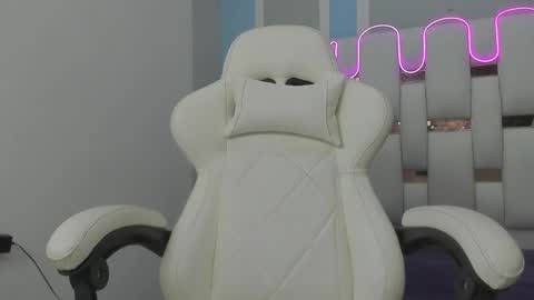 Scarlet  online show from 18, 12, 2025