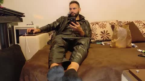 Snapshot of master_roberto333 chatting on 19, 10, 2025 SIR online show from 19, 10, 2025