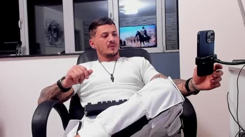 Snapshot of masterchris12 chatting on 11, 12, 2024 masterchris12 online show from 11, 12, 2024