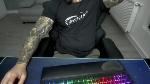 Snapshot of masterkingmuscle chatting on 15, 1, 2025 masterkingmuscle online show from 15, 1, 2025