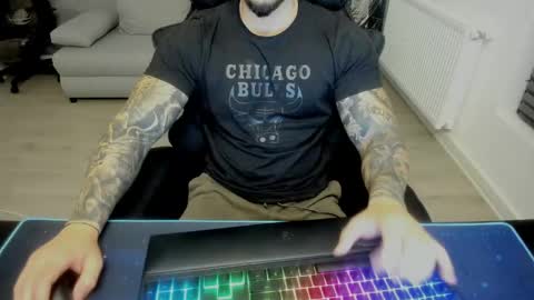 Snapshot of masterkingmuscle chatting on 1, 3, 2025 masterkingmuscle online show from 1, 3, 2025