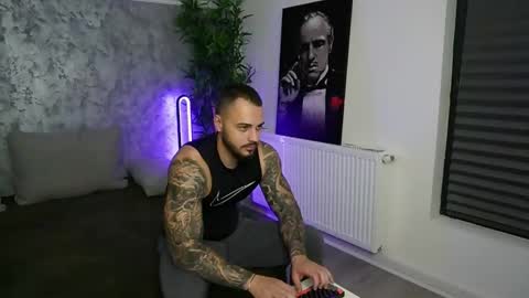 Snapshot of masterkingmuscle chatting on 28, 11, 2025 masterkingmuscle online show from 28, 11, 2025