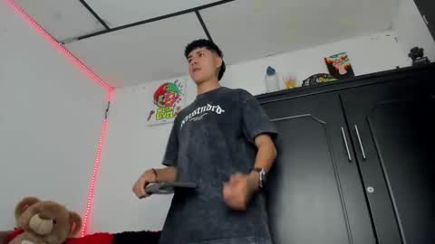 mateo_escobar online show from 2, 11, 2025