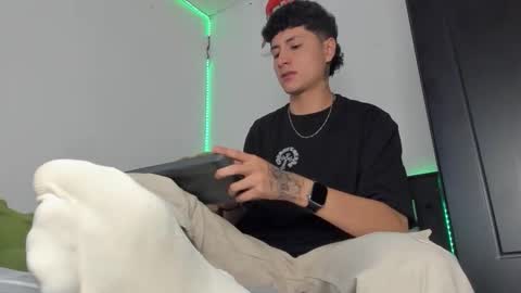 mateo_escobar online show from 22, 11, 2025