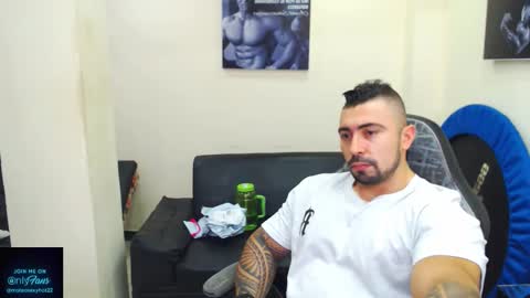 Snapshot of mateosexyhot22 chatting on 19, 11, 2025 Mateo online show from 19, 11, 2025