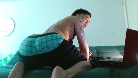 STRURIBE ON INSTAGRAM online show from 14, 2, 2026