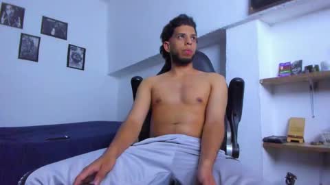 Snapshot of mathews_19 chatting on 20, 11, 2025 Teo online show from 20, 11, 2025