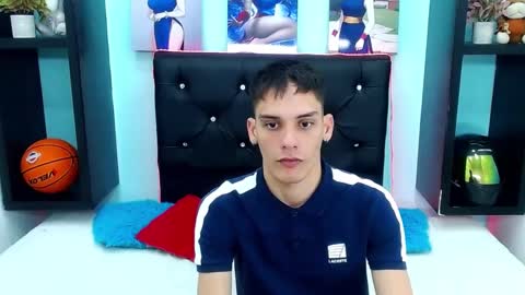 mathews_hot21 online show from 8, 9, 2025