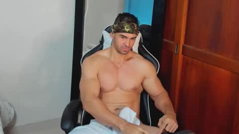 Snapshot of mathews_smith chatting on 5, 11, 2025 mathews_smith online show from 5, 11, 2025