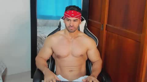 Snapshot of mathews_smith chatting on 10, 11, 2025 mathews_smith online show from 10, 11, 2025